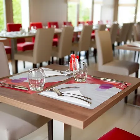 Campanile Reims Ouest - Hotel