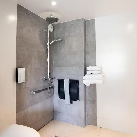 Hotell Campanile Reims Ouest - 3*