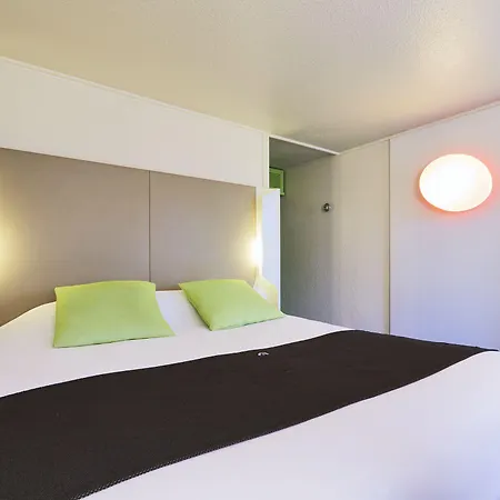 Campanile Reims Ouest - Hotel 3*