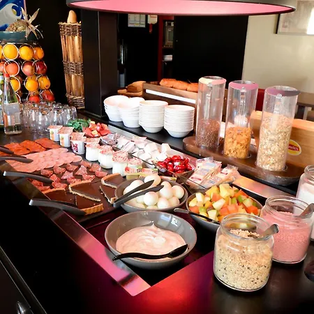 Campanile Reims Ouest - Hotel 3*