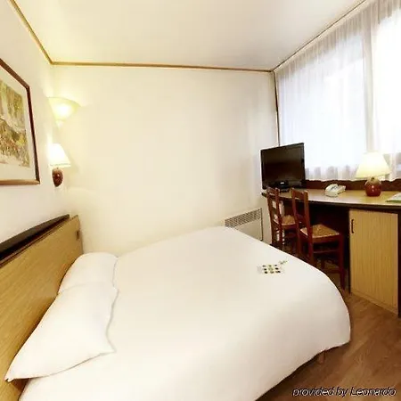 Hotel Campanile Reims Ouest - 3*