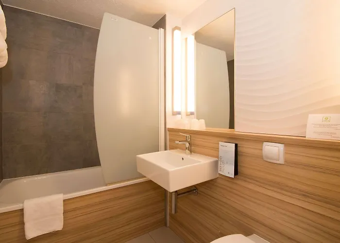 Campanile Reims Ouest - Hotel Tinqueux