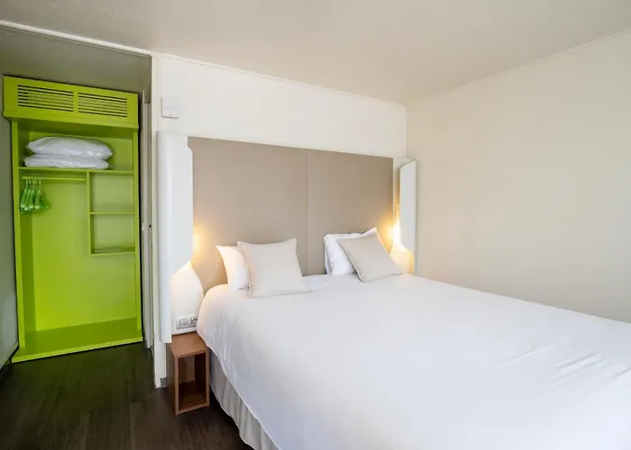 Campanile Reims Ouest - Hotel