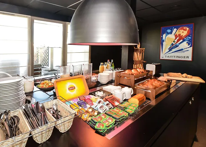 Campanile Reims Ouest - Hotel 3*