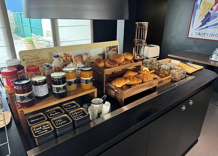 Hotel Campanile Reims Ouest - 3*